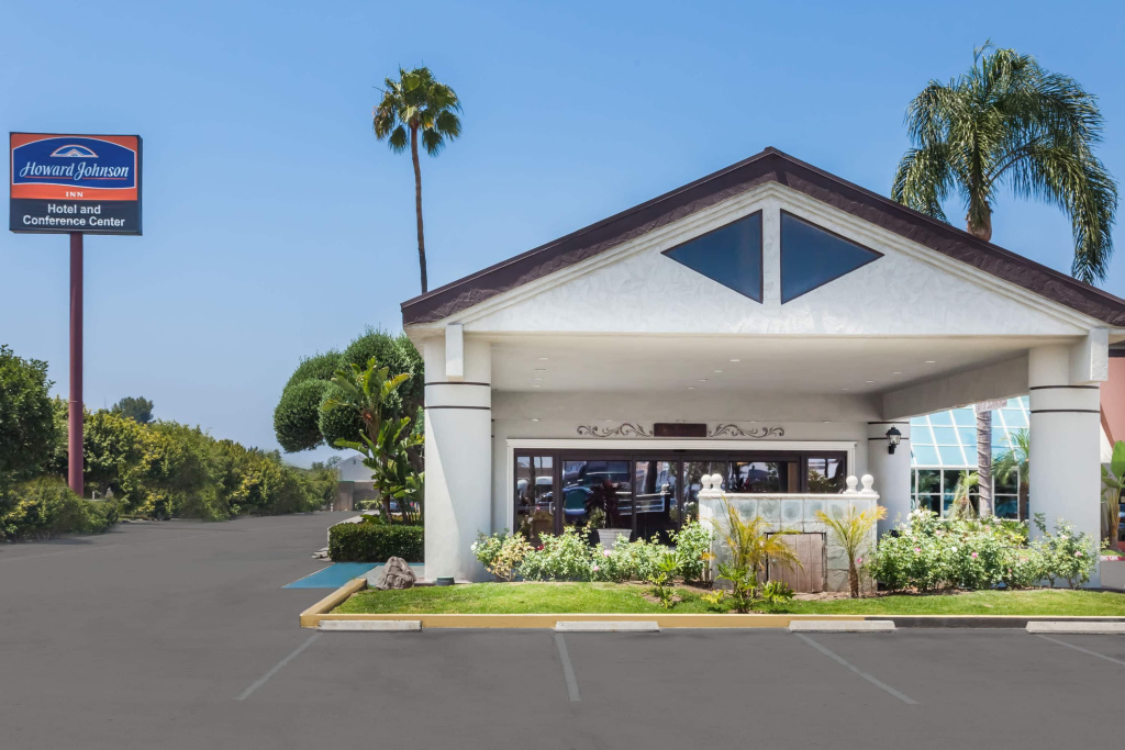 photo 1 of Howard Johnson by Wyndham Fullerton/Anaheim Conference Cntr