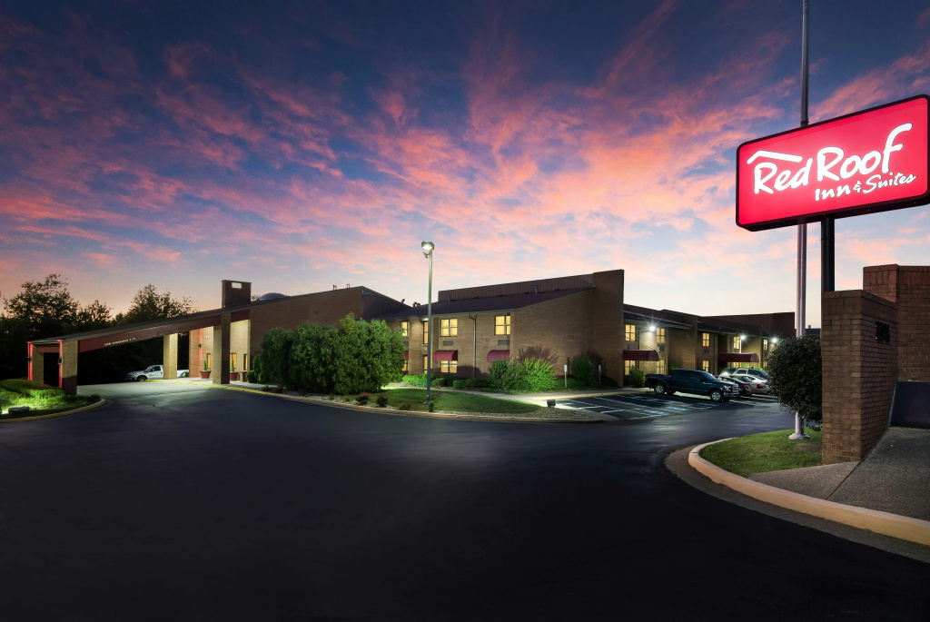 photo 1 of Red Roof Inn Lexington - Hamburg