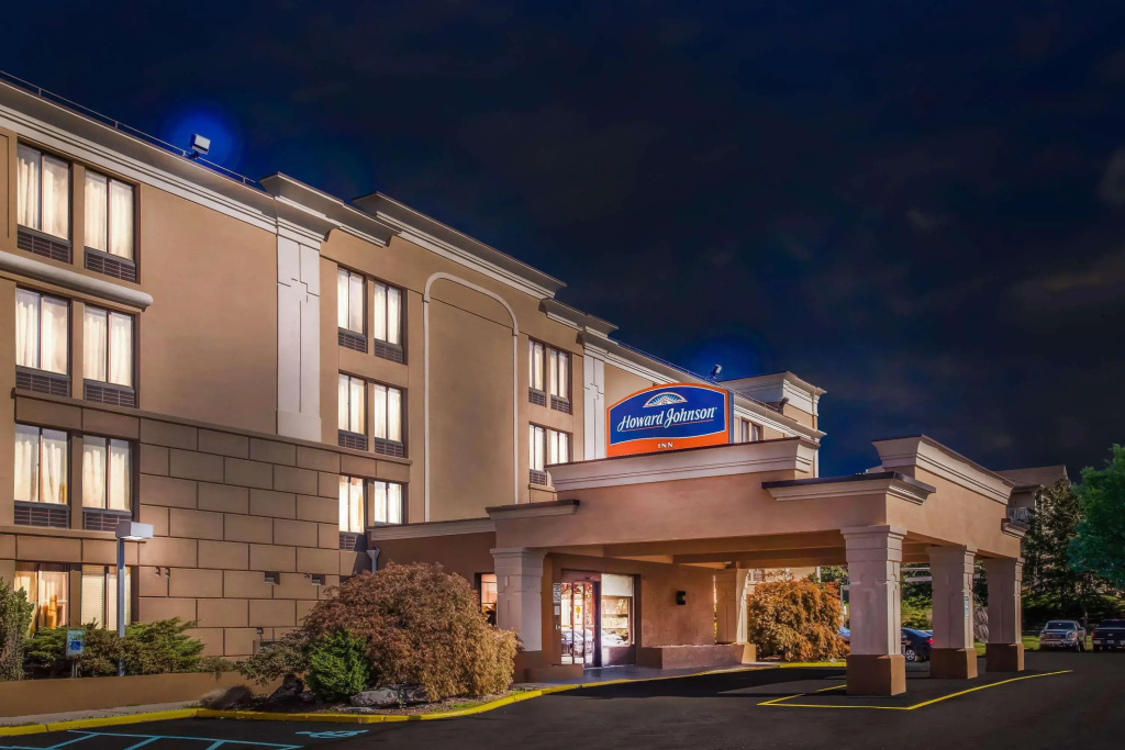 photo 1 of Howard Johnson by Wyndham Suffern