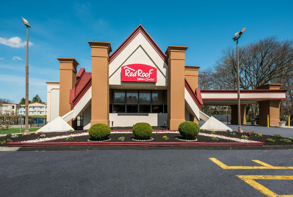 photo 1 of Red Roof Inn & Suites Newark - University