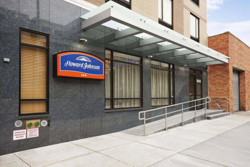 photo 1 of Howard Johnson by Wyndham Jamaica NY Near AirTrain JFK