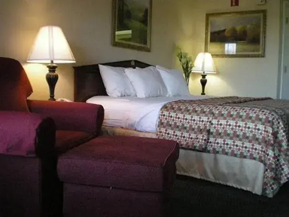 photo 1 of Signature Inn