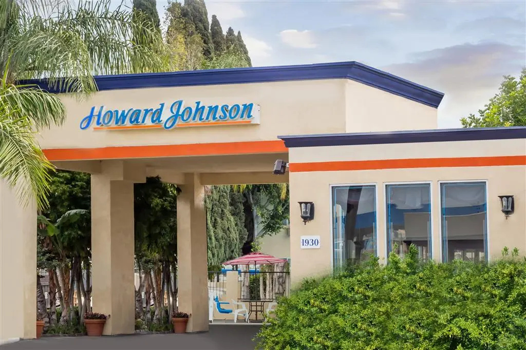 photo 1 of Howard Johnson by Wyndham Orange Hotel & Suites