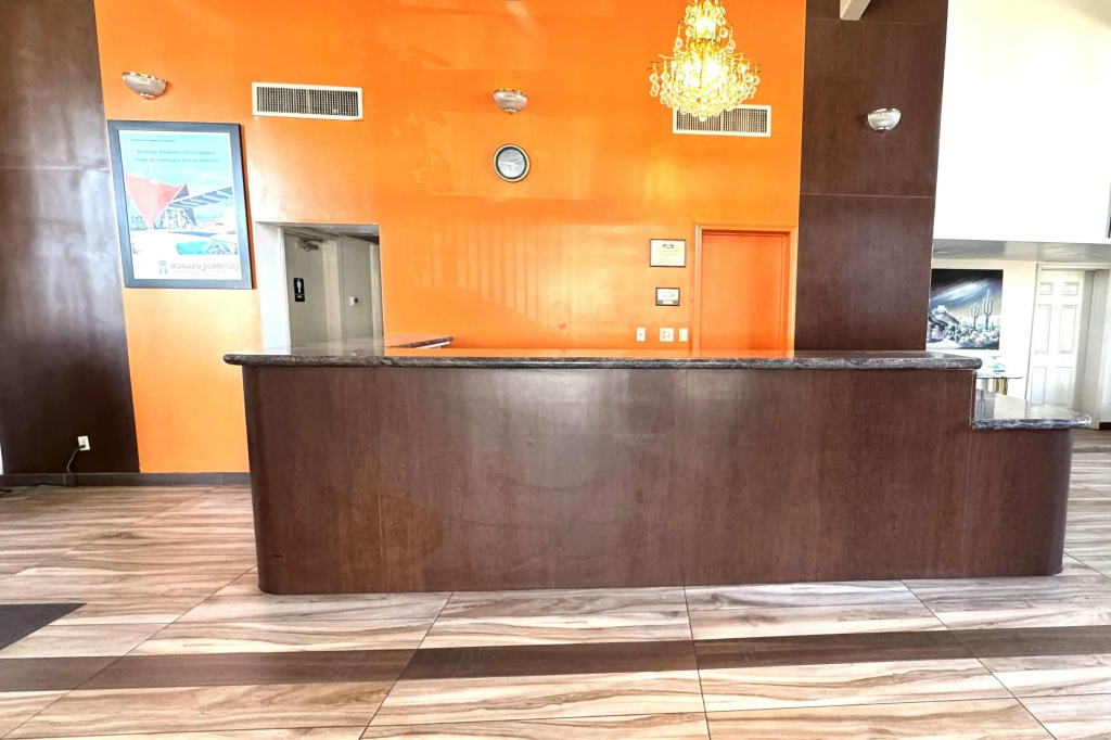 photo 1 of Howard Johnson by Wyndham Phoenix Airport/Downtown Area