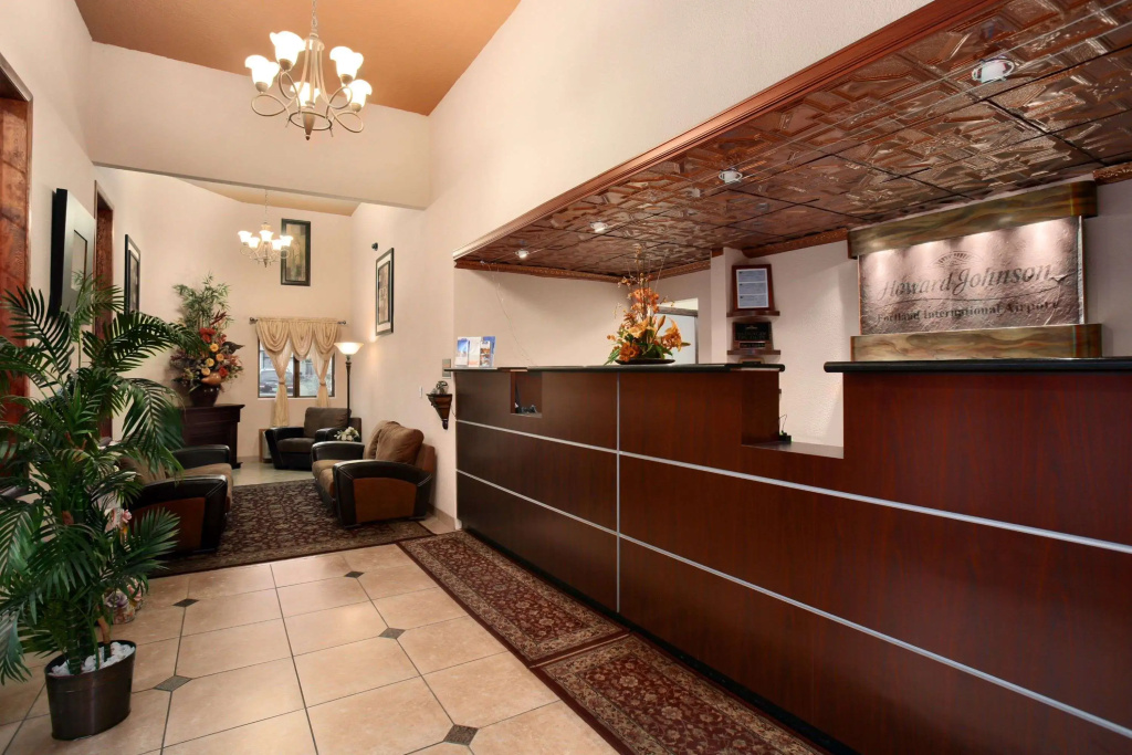 photo 1 of Howard Johnson by Wyndham Portland Airport
