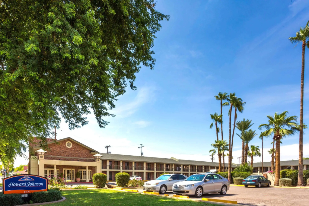 photo 1 of Howard Johnson by Wyndham Scottsdale Old Town
