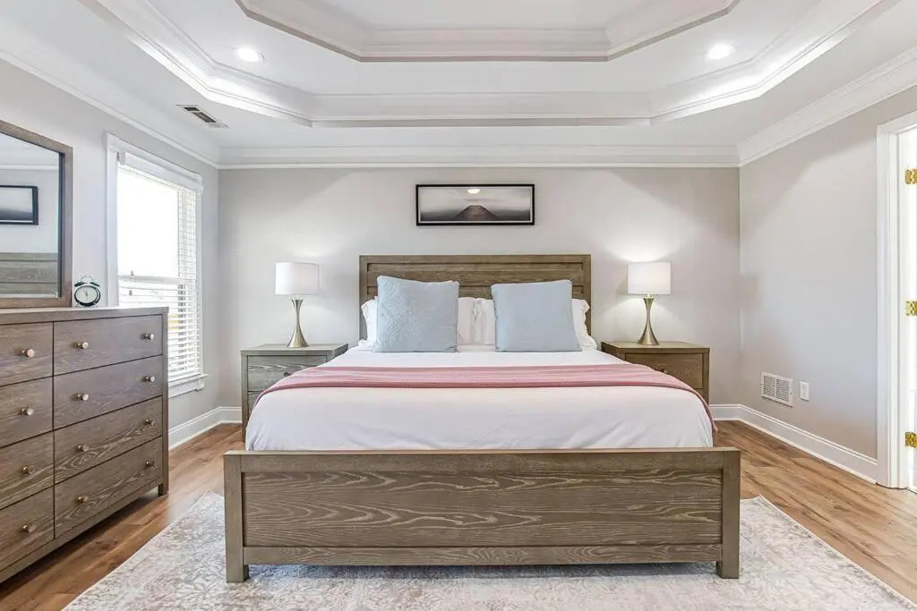 photo 1 of Huge 4 Bdrm Home in the Heart of Atlanta King Bed