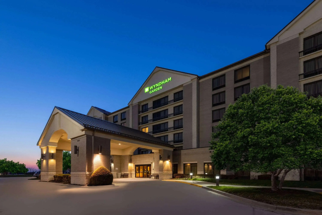 photo 1 of Wyndham Garden Kansas City Airport