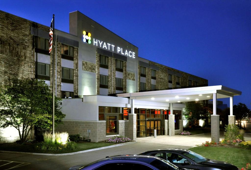 photo 1 of Hyatt Place Milwaukee Airport
