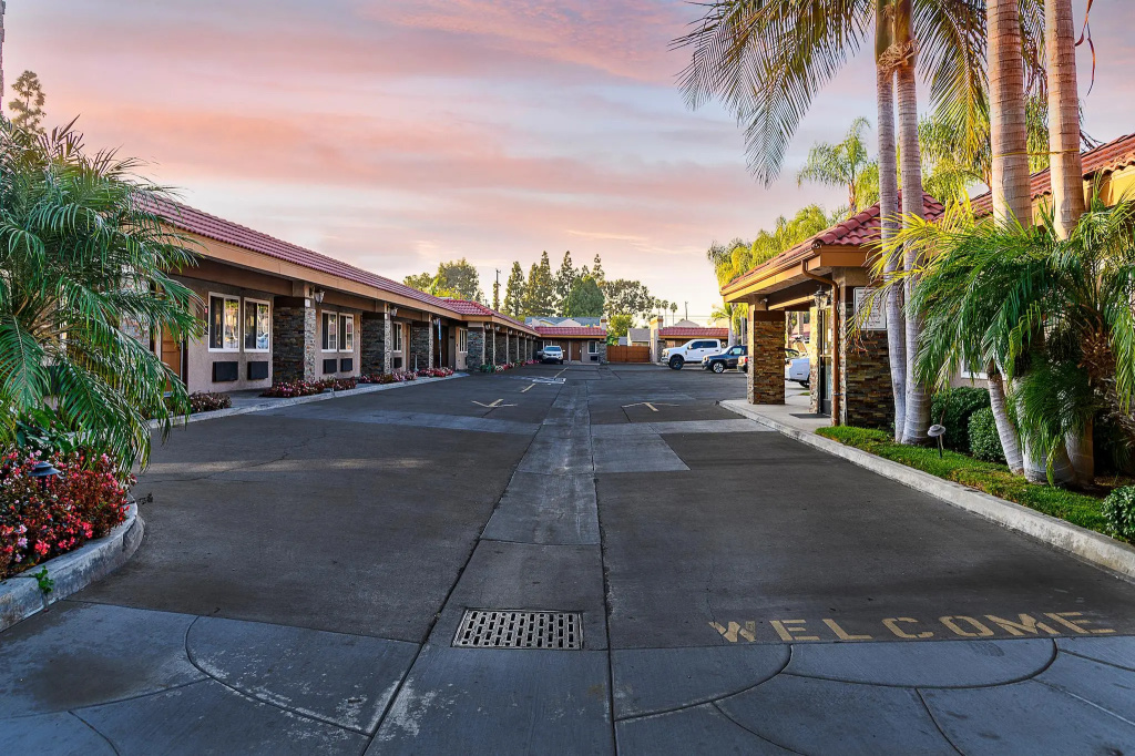 photo 1 of Hyland Inn Brea