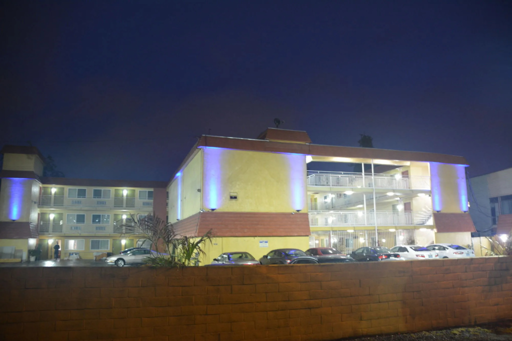 photo 1 of Imperial Inn