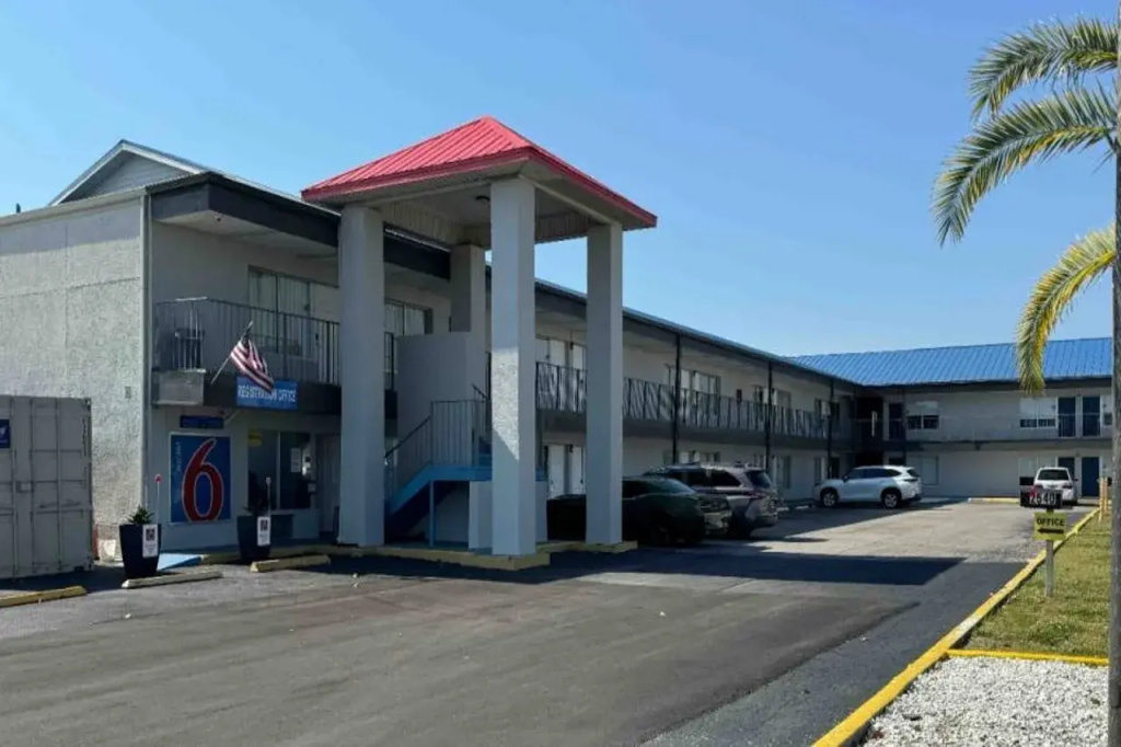 photo 1 of Motel 6 Englewood