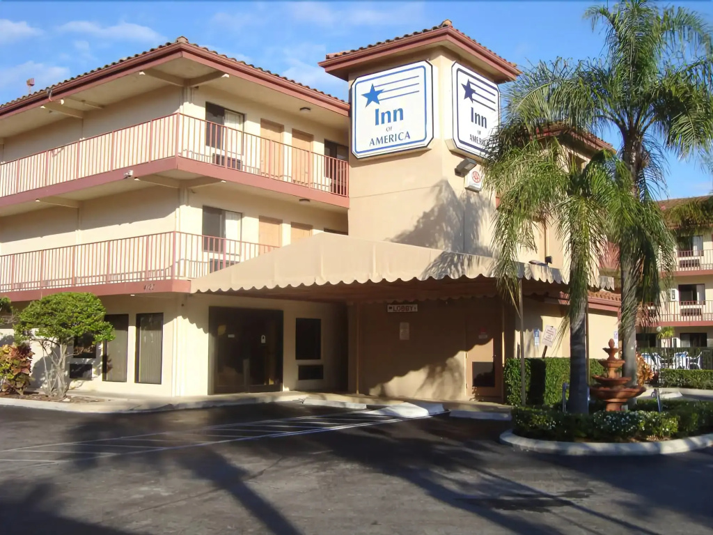 photo 1 of Inn of America - Palm Beach Gardens