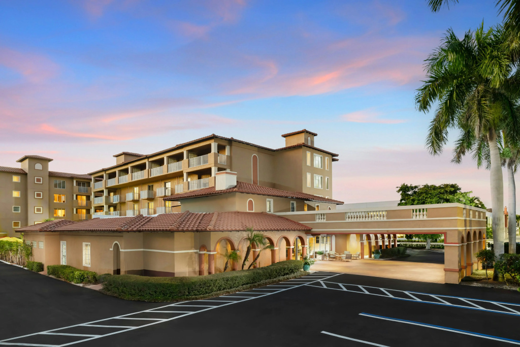 photo 1 of Inn of Naples, Tapestry Collection by Hilton