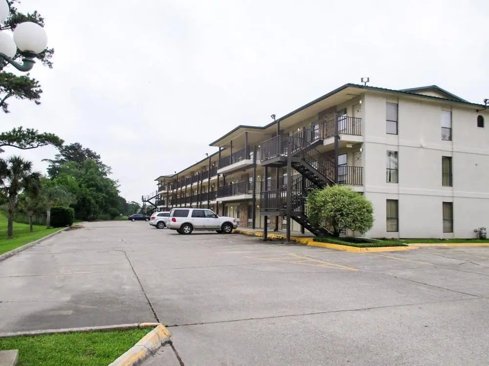 photo 1 of Motel 6 Lake Charles On The Bayou