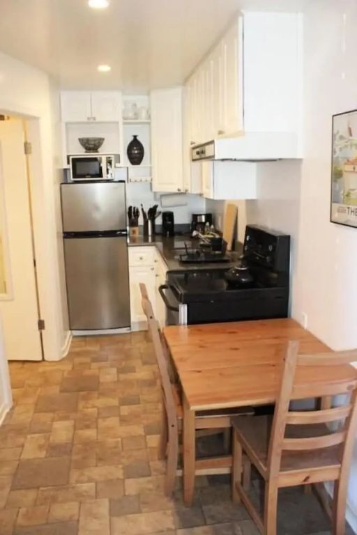 photo 1 of Inner Sunset Studio Holiday