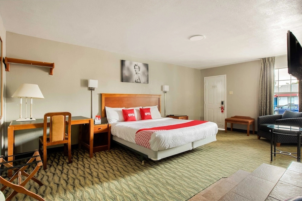 photo 1 of Interstate Motel by OYO Rooms