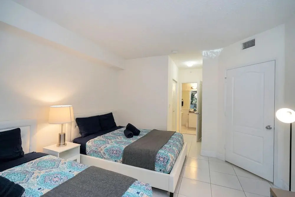 photo 1 of Intracoastal Sunny Isles by SunPearl