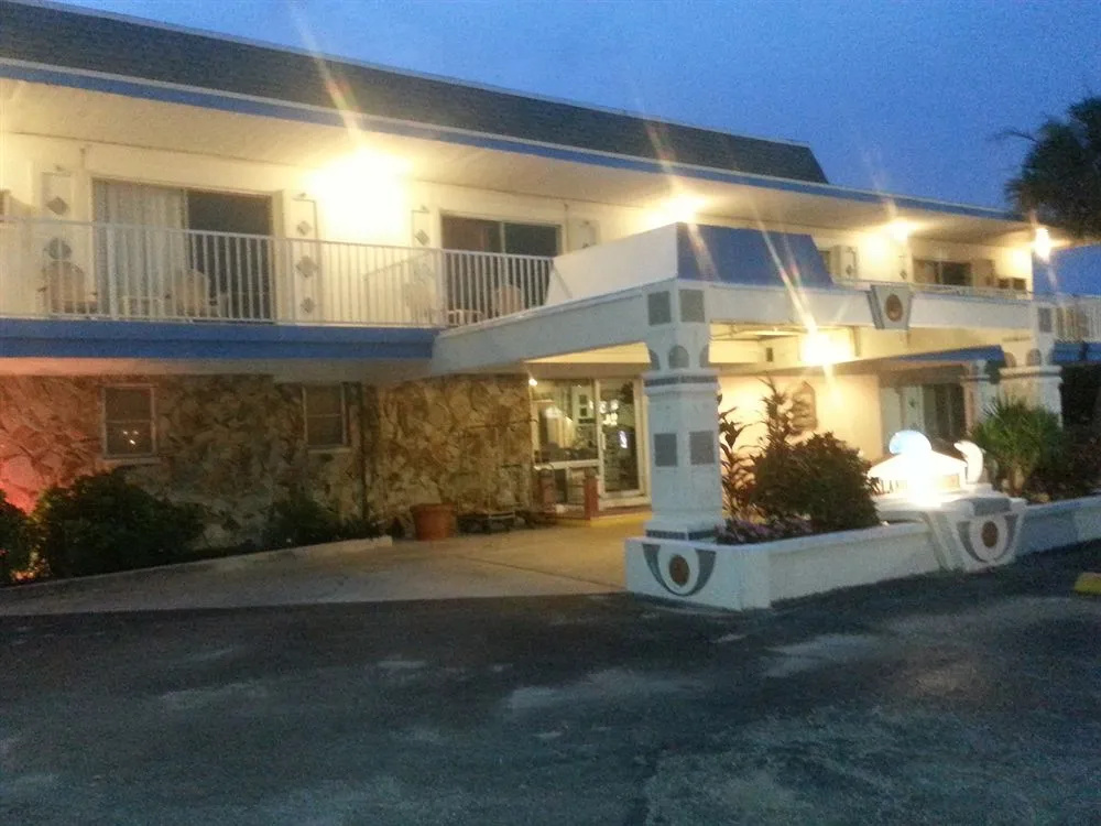 photo 1 of Island House Hotel