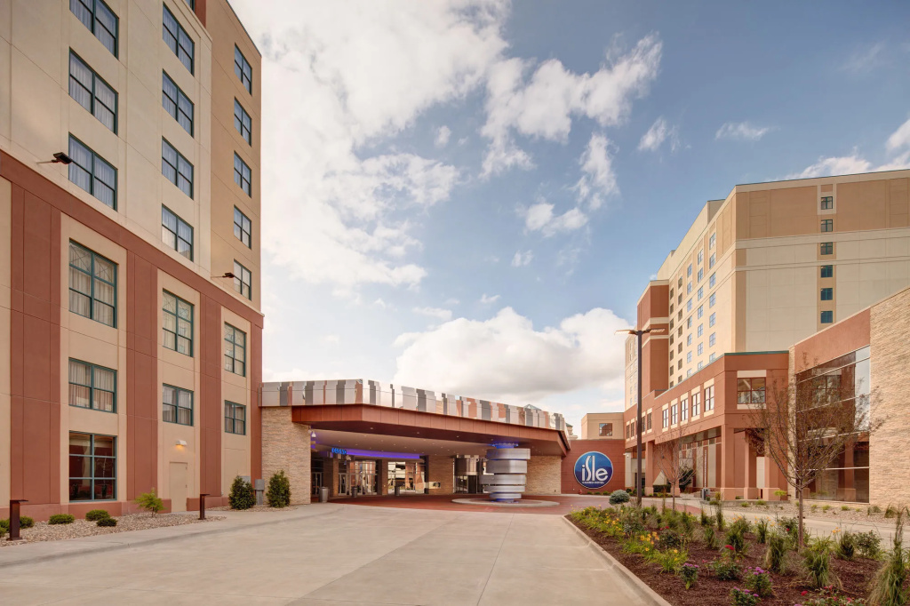 photo 1 of Isle Casino Hotel - Bettendorf
