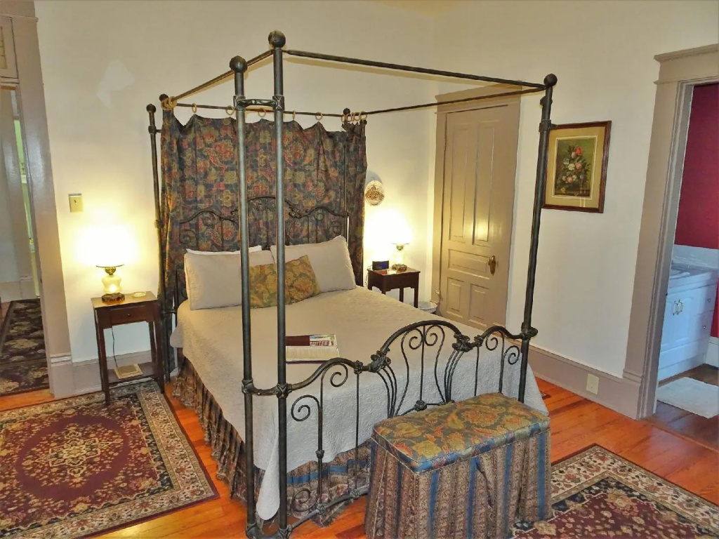 photo 1 of Ivy Bed and Breakfast