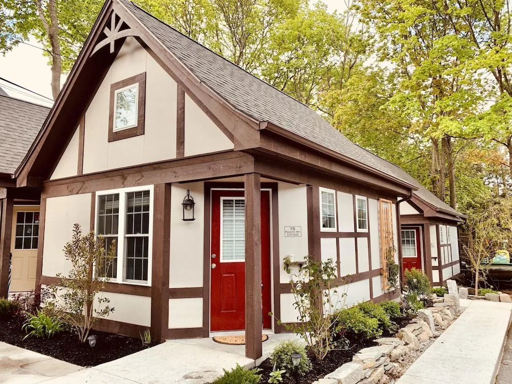 photo 1 of Ivy Manor Inn Village Center