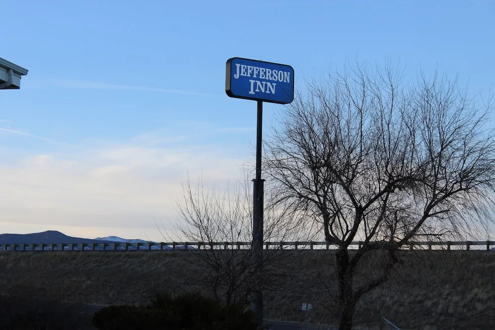 photo 1 of Jefferson Inn
