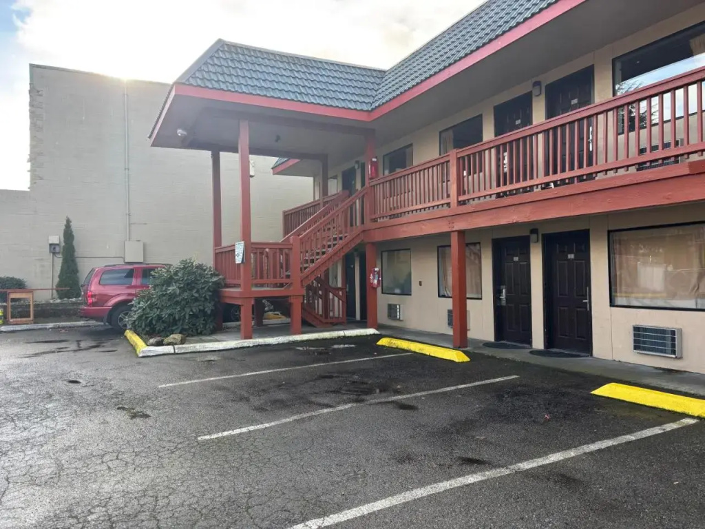 photo 1 of Jet Inn Motel