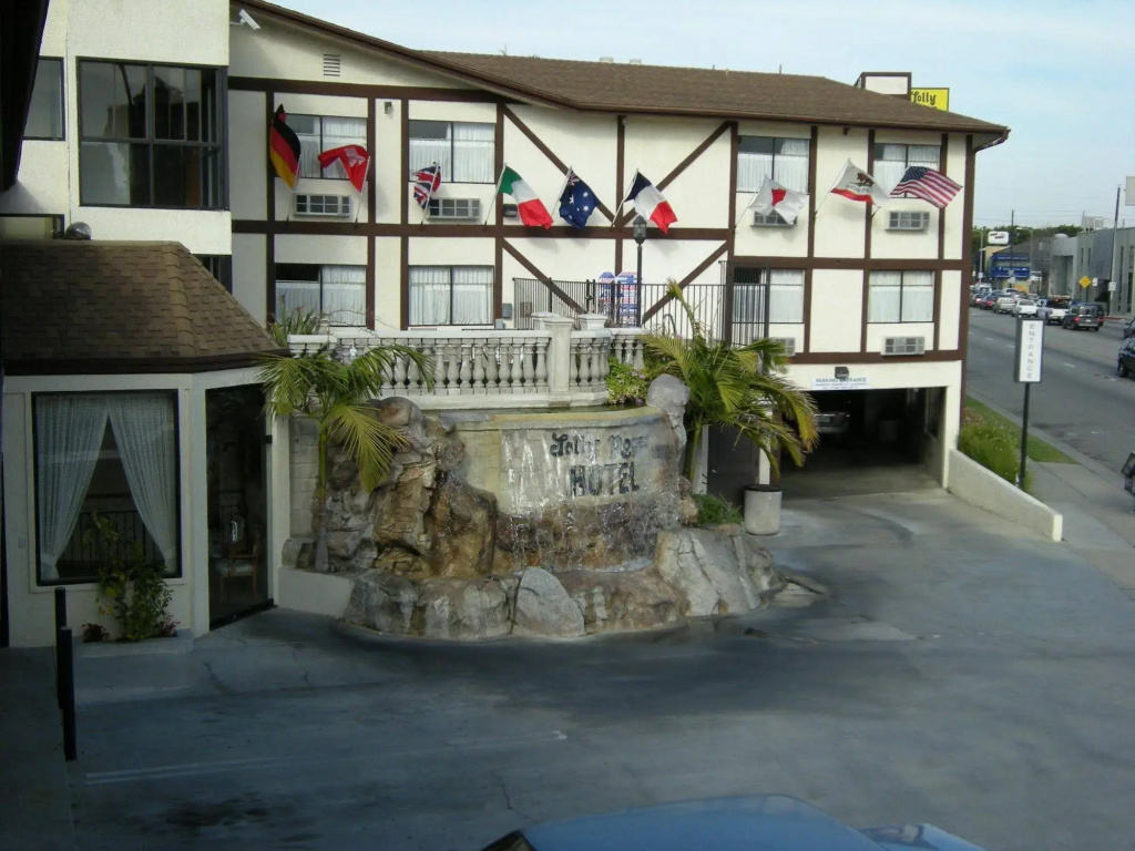 photo 1 of Jolly Roger Hotel