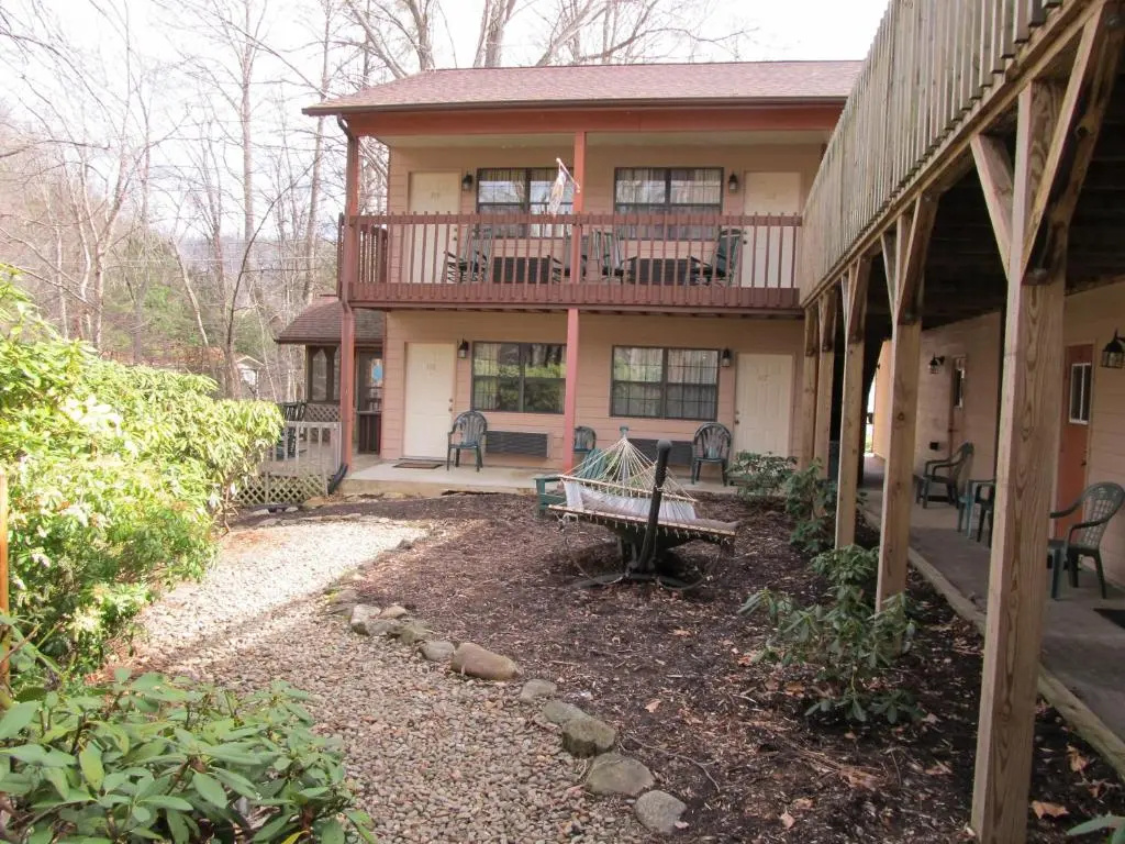 photo 1 of Jonathan Creek Inn and Villas