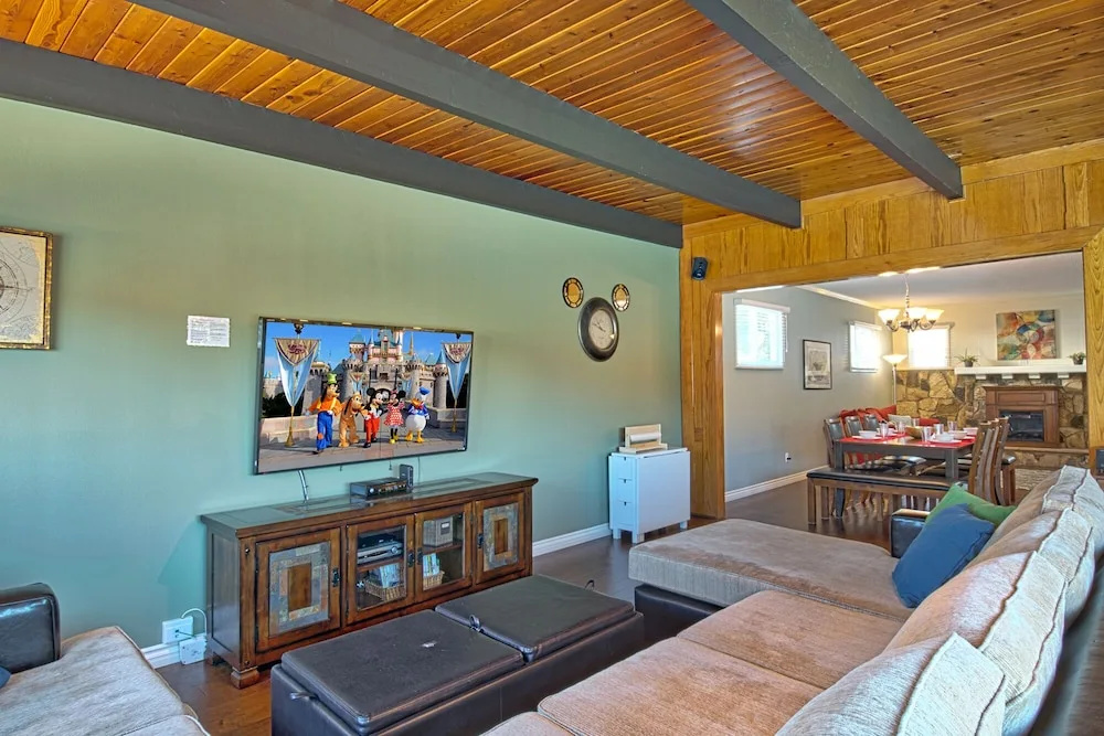 photo 1 of Jungle Cruise 4 Bedrooms 2.5 Bathrooms Home