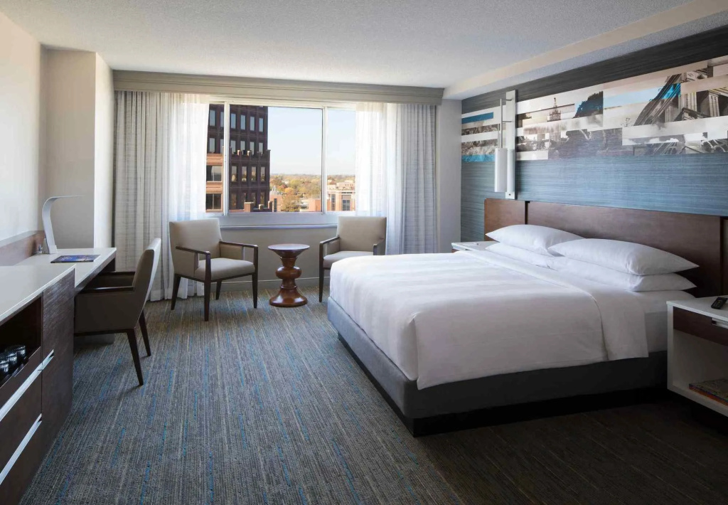 photo 1 of Kansas City Marriott Country Club Plaza