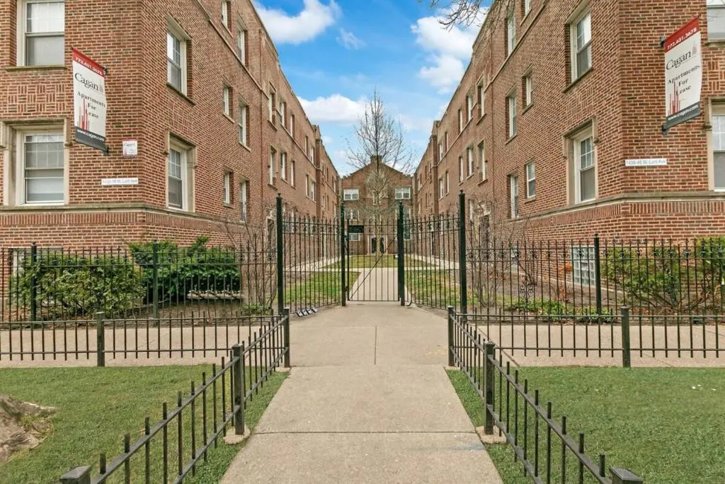 photo 1 of King Bed, Full Kitchen, Rogers Park 5mins Loyola
