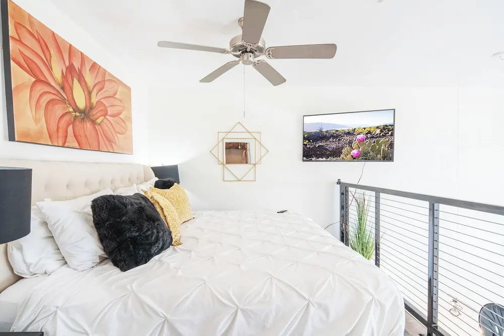 photo 1 of King Bed - Top Floor 2sty Loft - Parking 4058