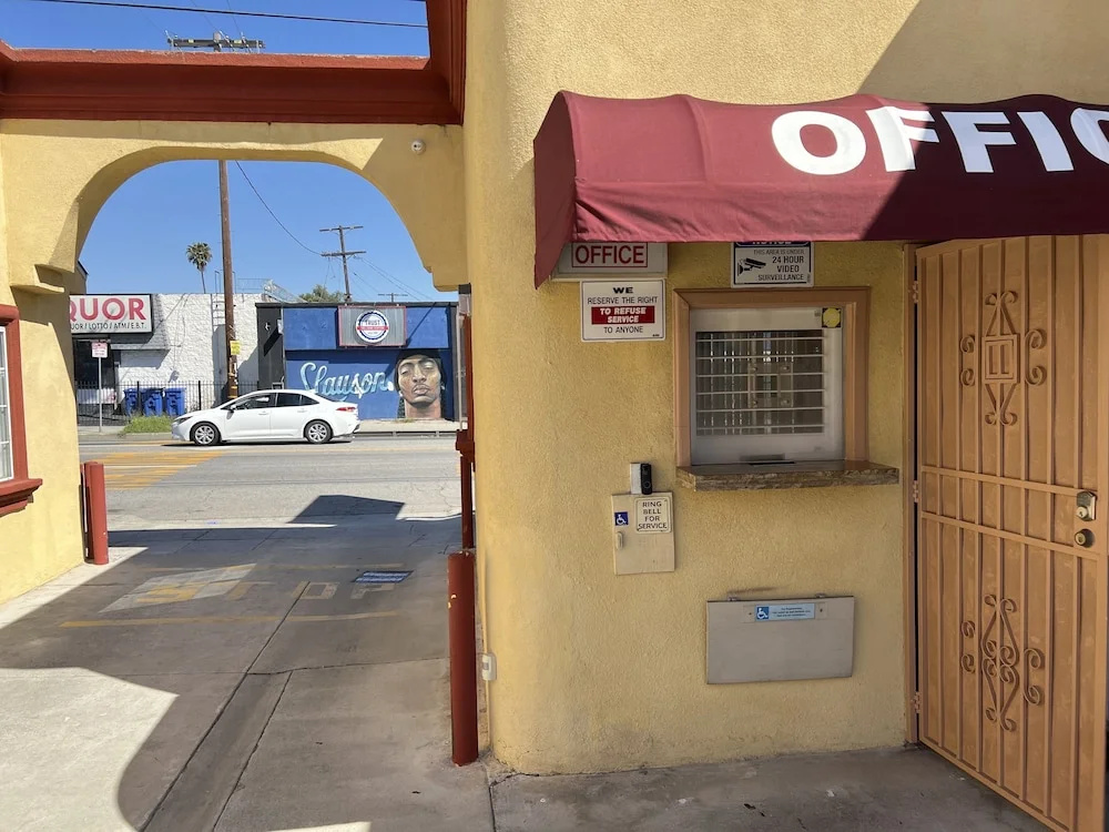 photo 1 of King Motel