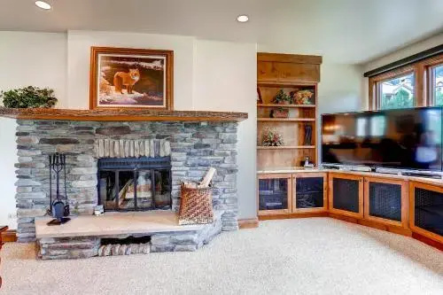 photo 1 of Kiva 221
