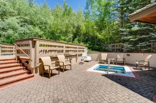 photo 1 of Kiva 329