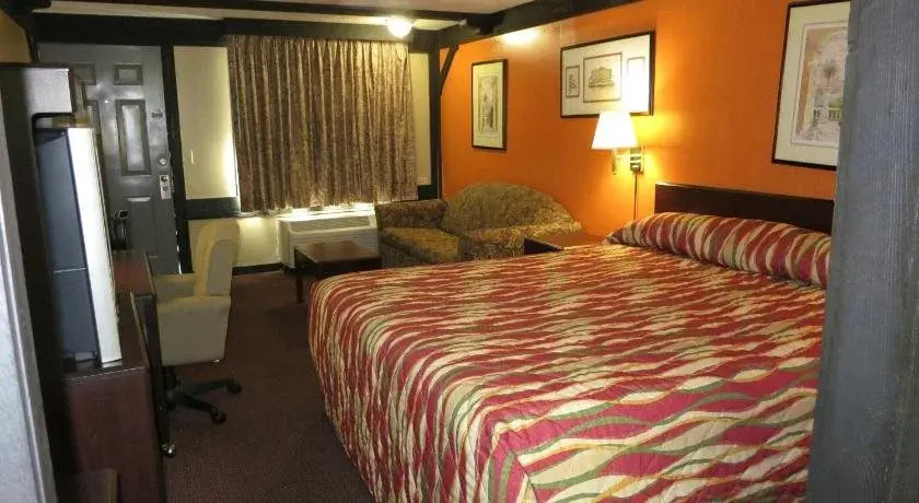 photo 1 of Kings Inn - Albany