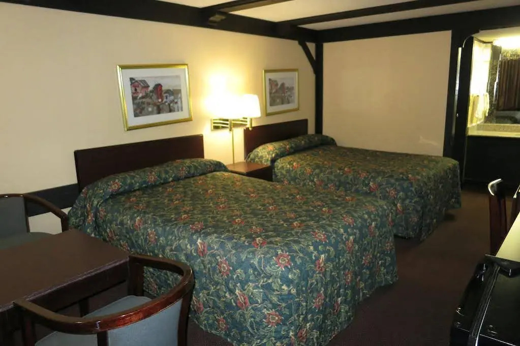 photo 1 of Knights Inn Albany