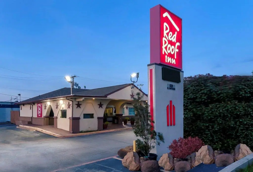 photo 1 of Red Roof Inn Arlington - Entertainment District