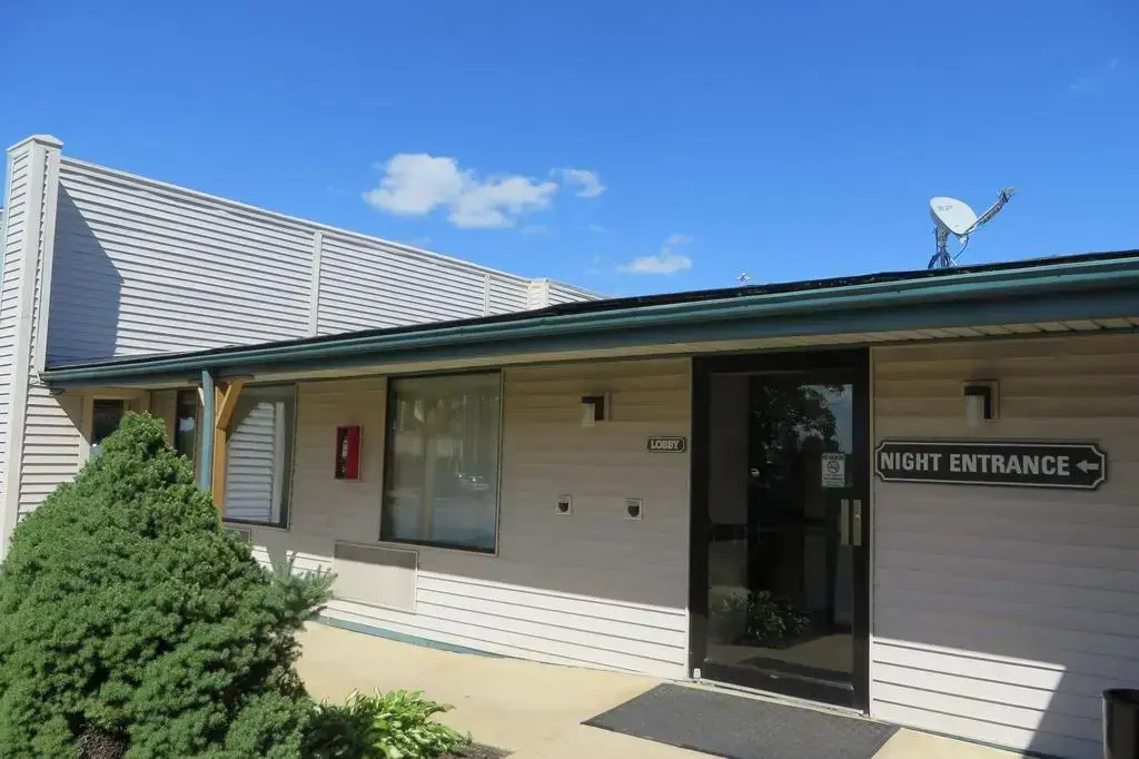 photo 1 of Knights Inn Canton
