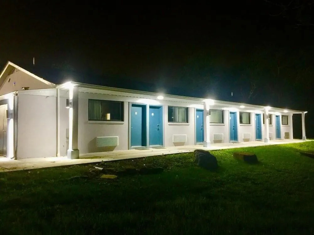photo 1 of Hillside Motel