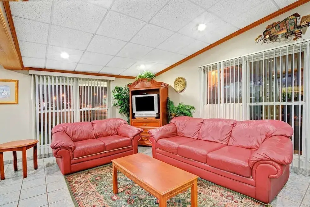 photo 1 of Express Inn