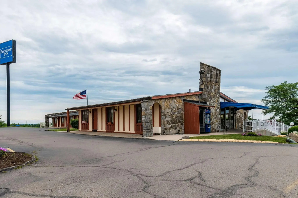 photo 1 of Rodeway Inn