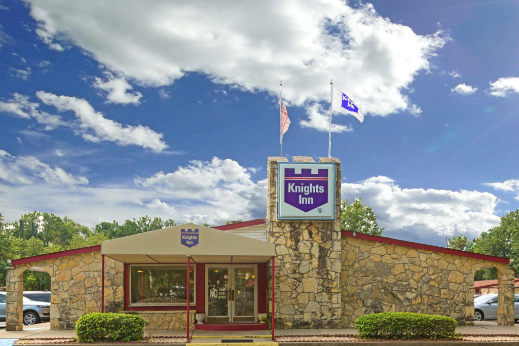 photo 1 of Knights Inn - Norcross, GA
