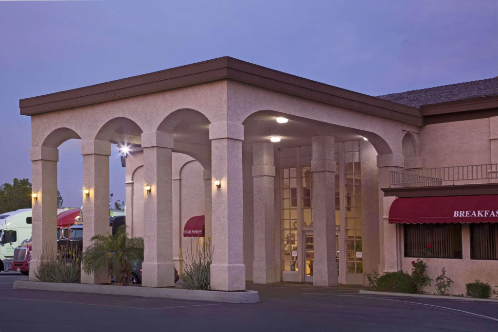 photo 1 of Knights Inn Pico Rivera