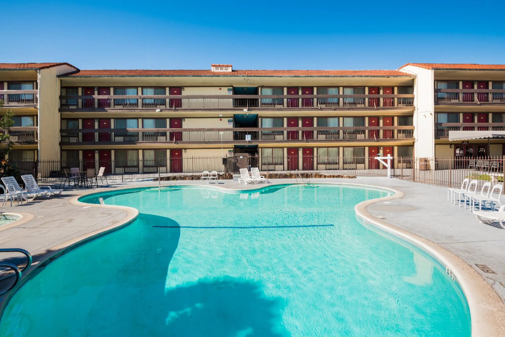 photo 1 of Knights Inn Rosemead