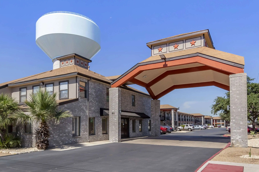 photo 1 of Econo Lodge Near Lackland Air Force Base - SeaWorld