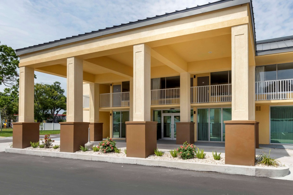 photo 1 of Quality Inn Saint Petersburg North-Tampa Bay