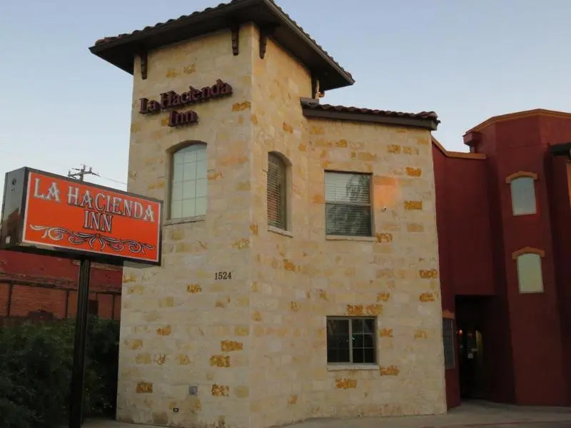 photo 1 of Knights Inn/La Hacienda Alamo Dome / Riverwal